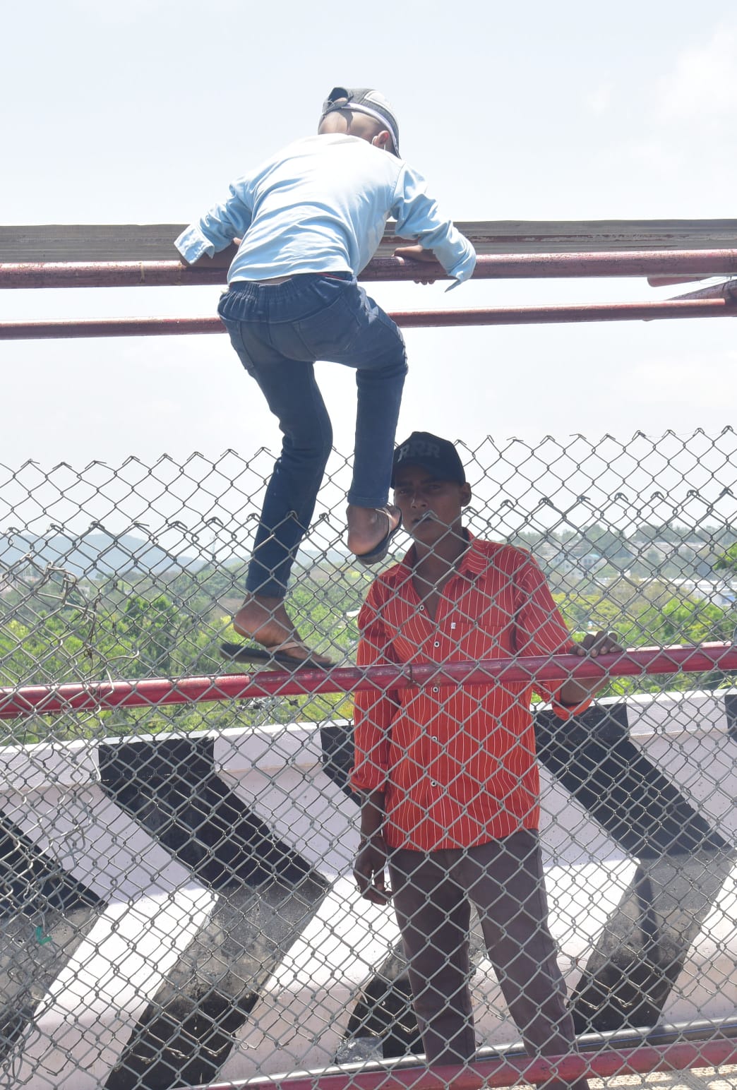 Tirumala: తిరుమల వెళ్లాలనుకుంటున్నారా.. అయితే అక్కడ ఉన్న పరిస్థితి చూస్తే..!
