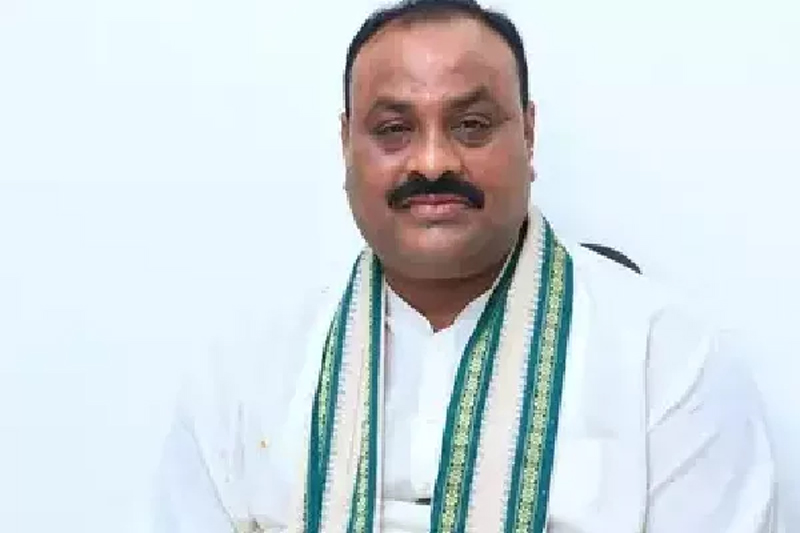 TDP Leader: వైసీపీ నేతలను కాలకేయులతో పోల్చిన అచ్చెన్న...