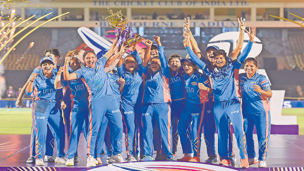 WPL title Mumbai : తొలి విజేత ముంబై 