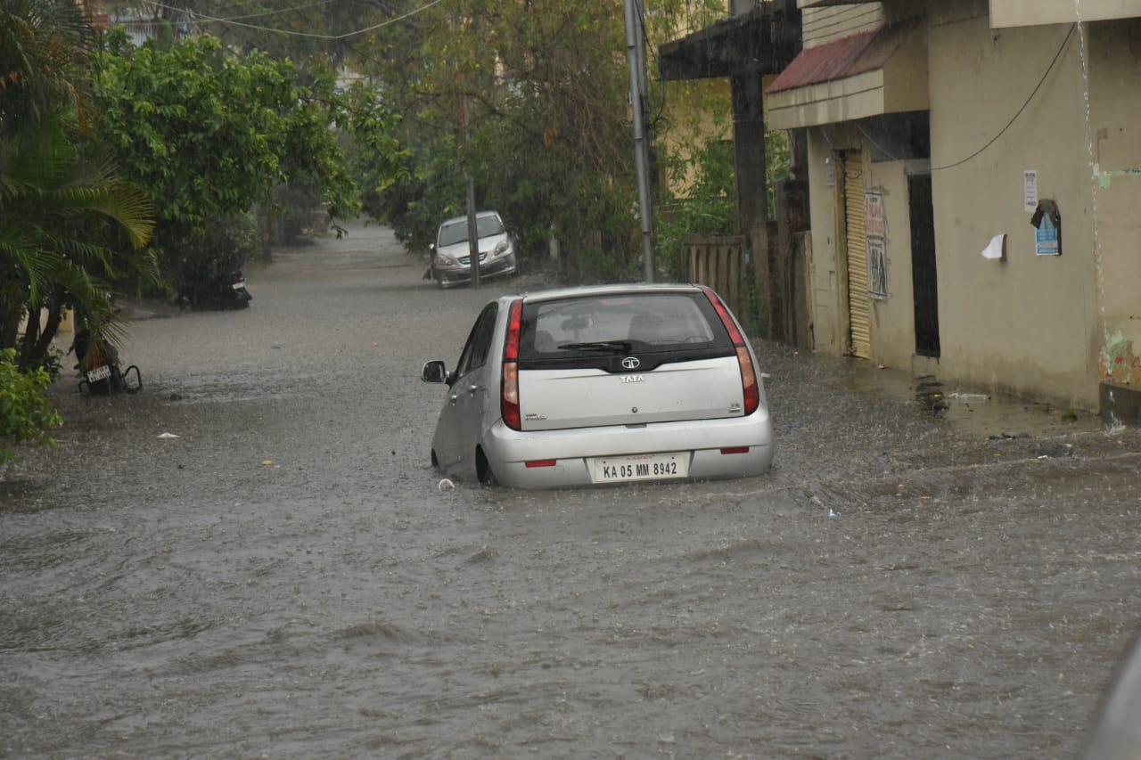 వర్షంతో ఆగమాగం