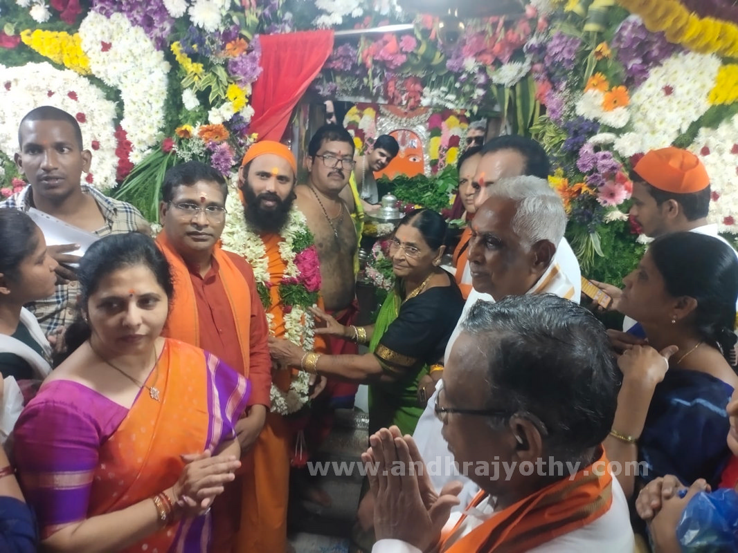 శ్రీరామదూత.. నీవే రక్ష 