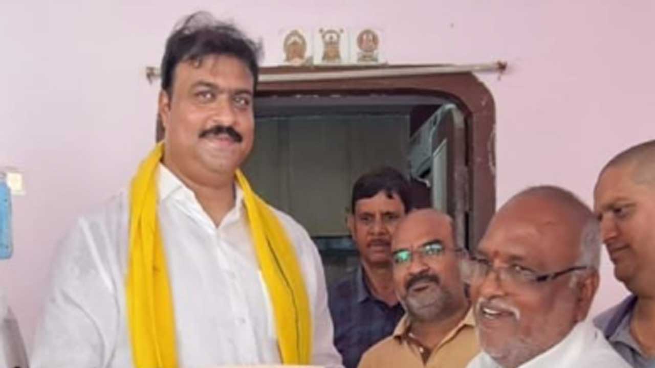 Guntur Dist.: చంద్రన్న ఉగాది కానుకల పంపిణీ..