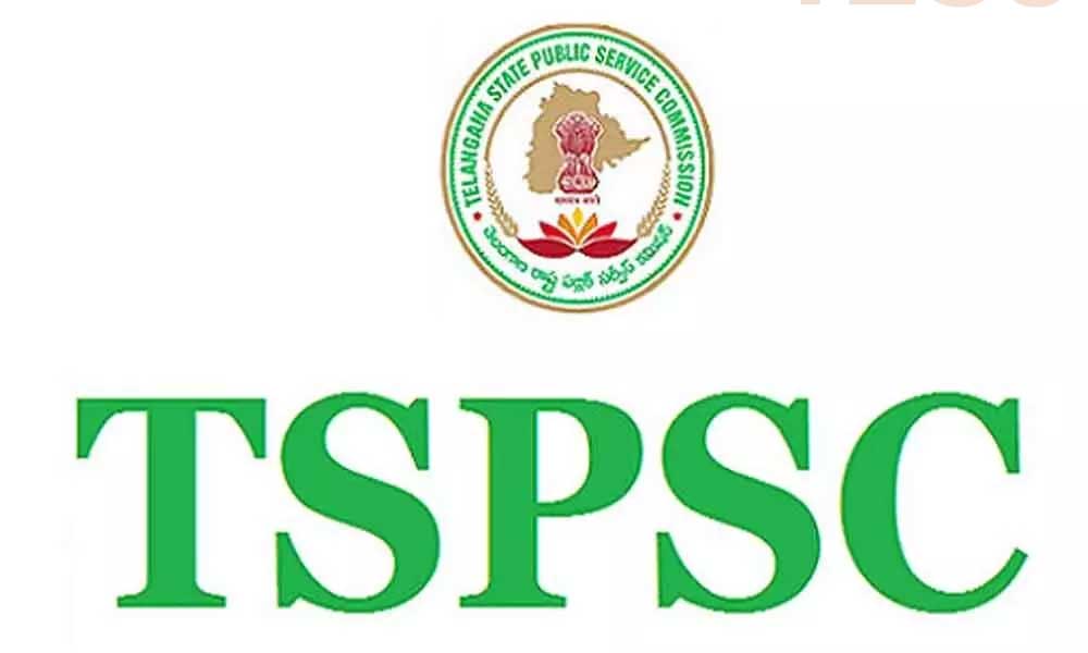 TSPSC.. సిట్ కార్యాలయం వద్ద స్టూడెంట్స్.. పేరెంట్స్ 