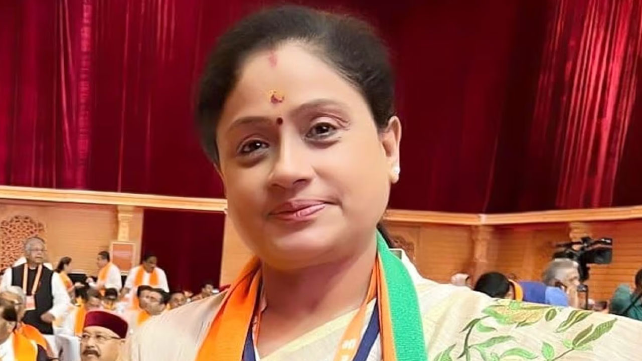 Vijayashanti: తెలంగాణలో పేపర్ లీకేజీలపై విజయశాంతి ఆగ్రహం