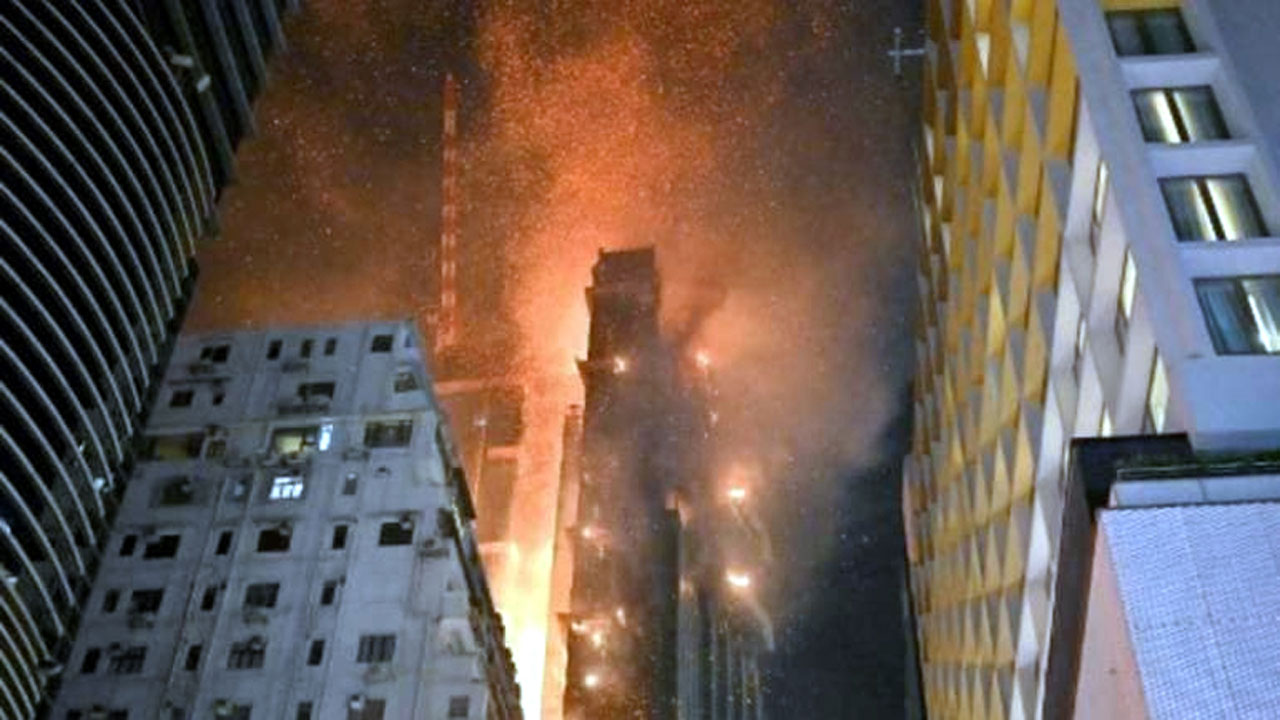 Dubai fire: దుబాయి అగ్ని ప్రమాదంలో చనిపోయిన ఇద్దరికి భారీ పరిహారం..!