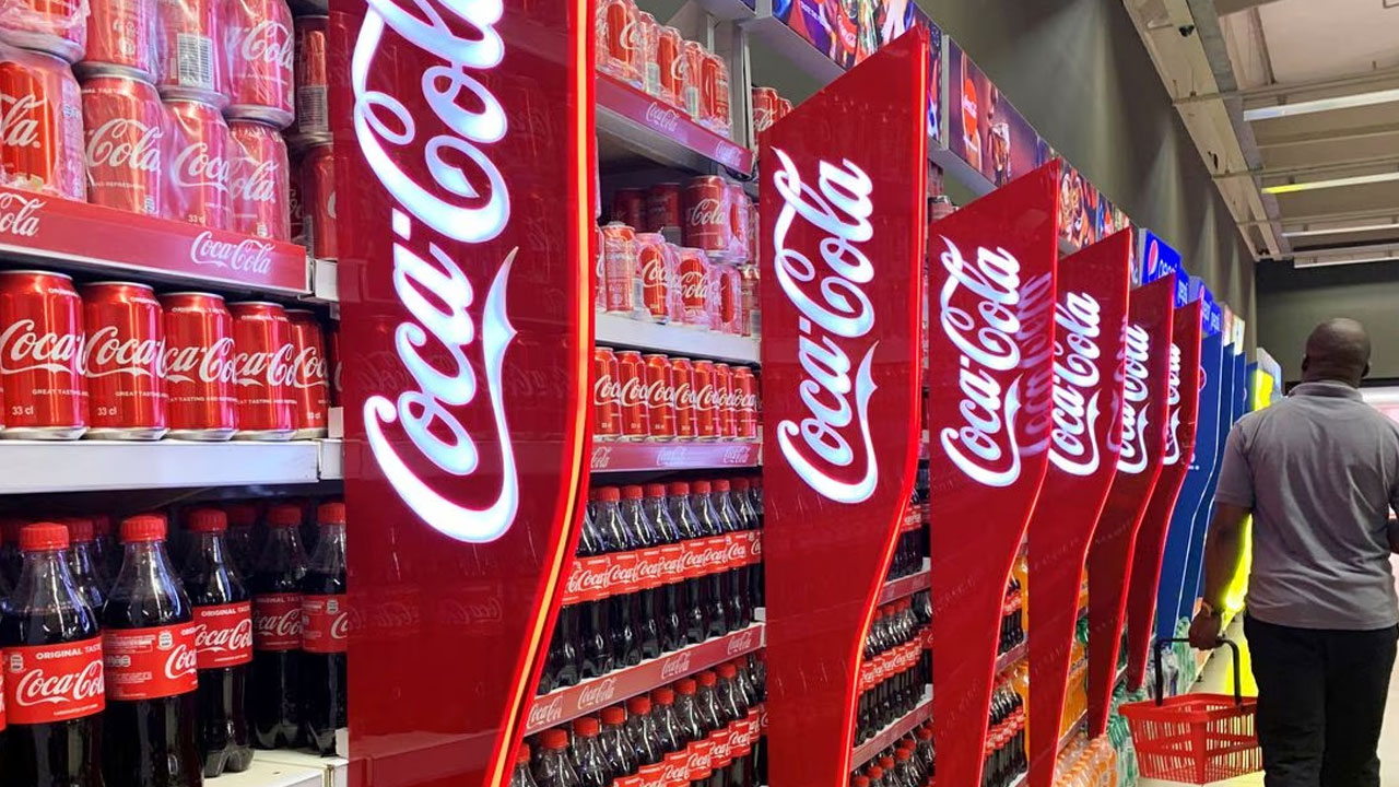 Coca Cola Company : 35 ఎకరాల భూమిని కేరళ ప్రభుత్వానికి అప్పగించనున్న కోకా-కోలా కంపెనీ