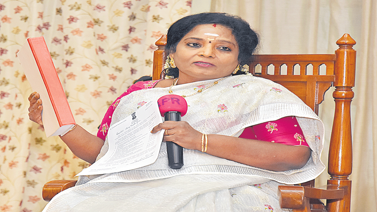 Governor Tamlisai: పెండింగ్ బిల్లులపై గవర్నర్ తమిళిసై మరోసారి కీలక వ్యాఖ్యలు