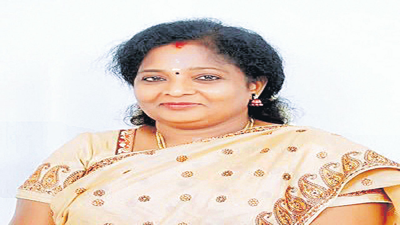  TS GOVERNOR : పిలవని పేరంటానికి వెళ్లాలా?