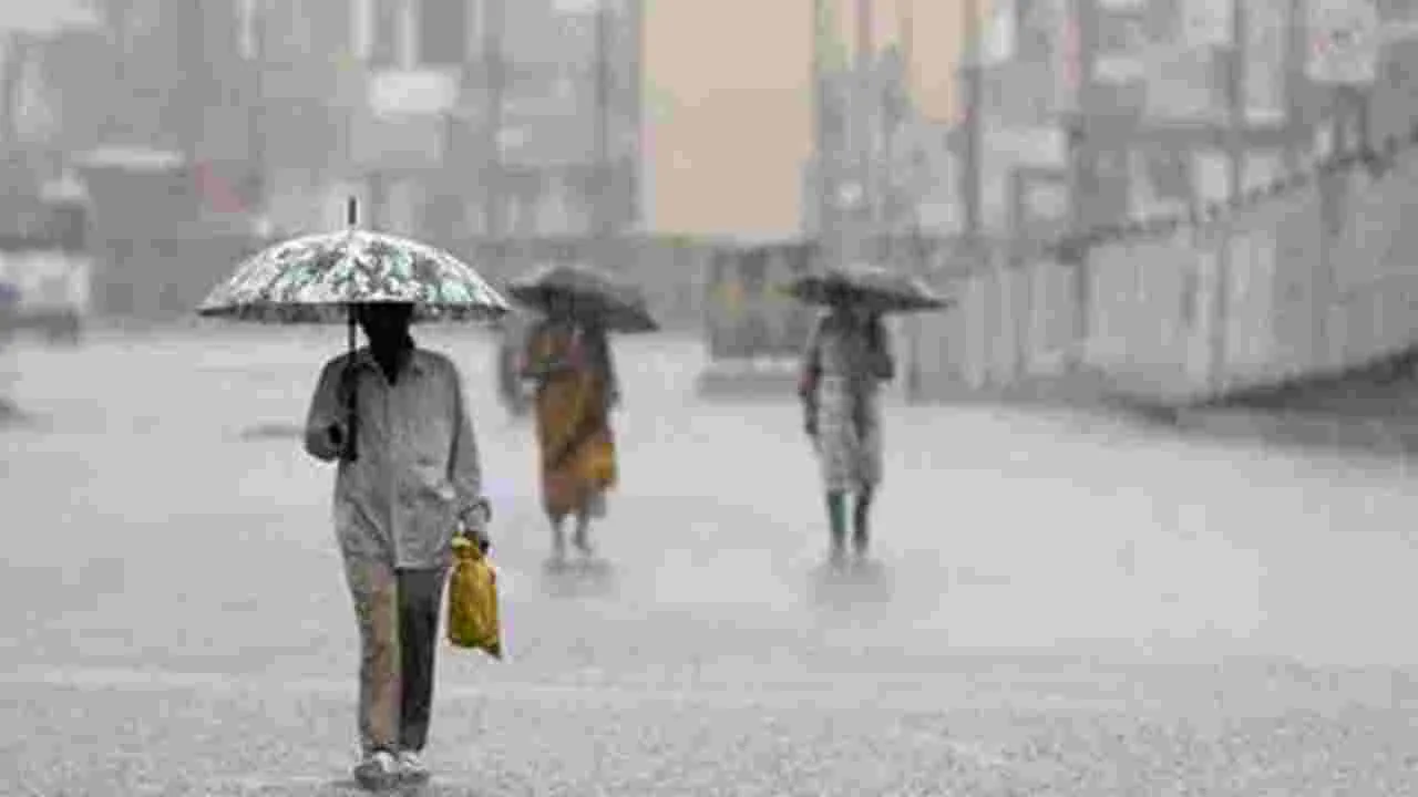 Heavy Rains: తెలంగాణలో భారీ వర్షాలు.. ప్రభుత్వం యంత్రాంగం అలర్ట్