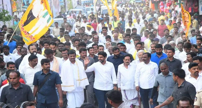 Nara Lokesh : ఆ స్టిక్కర్లు మీ మొహాలకు వేసుకోండి జగన్ రెడ్డి