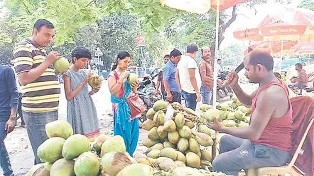 Coconut Bondas: వామ్మో.. బోండాం.. ధర అమాంతం పెరిగిందిగా..