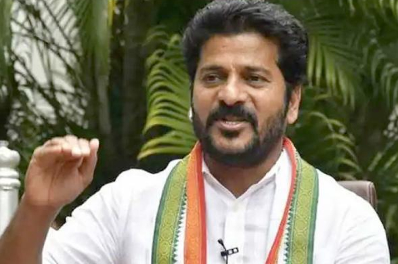 Revanth Reddy : అయ్య ఔరంగాబాద్‌లో.. కొడుకు ప్లీనరీల పేరుతో ఊరేగుతున్నారు