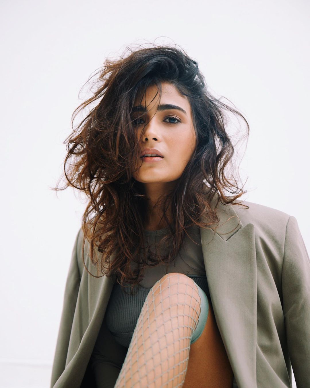 Shalini Pandey: గ్లామర్ డోస్ పెంచిన షాలిని.. ఫొటోలు వైరల్..!