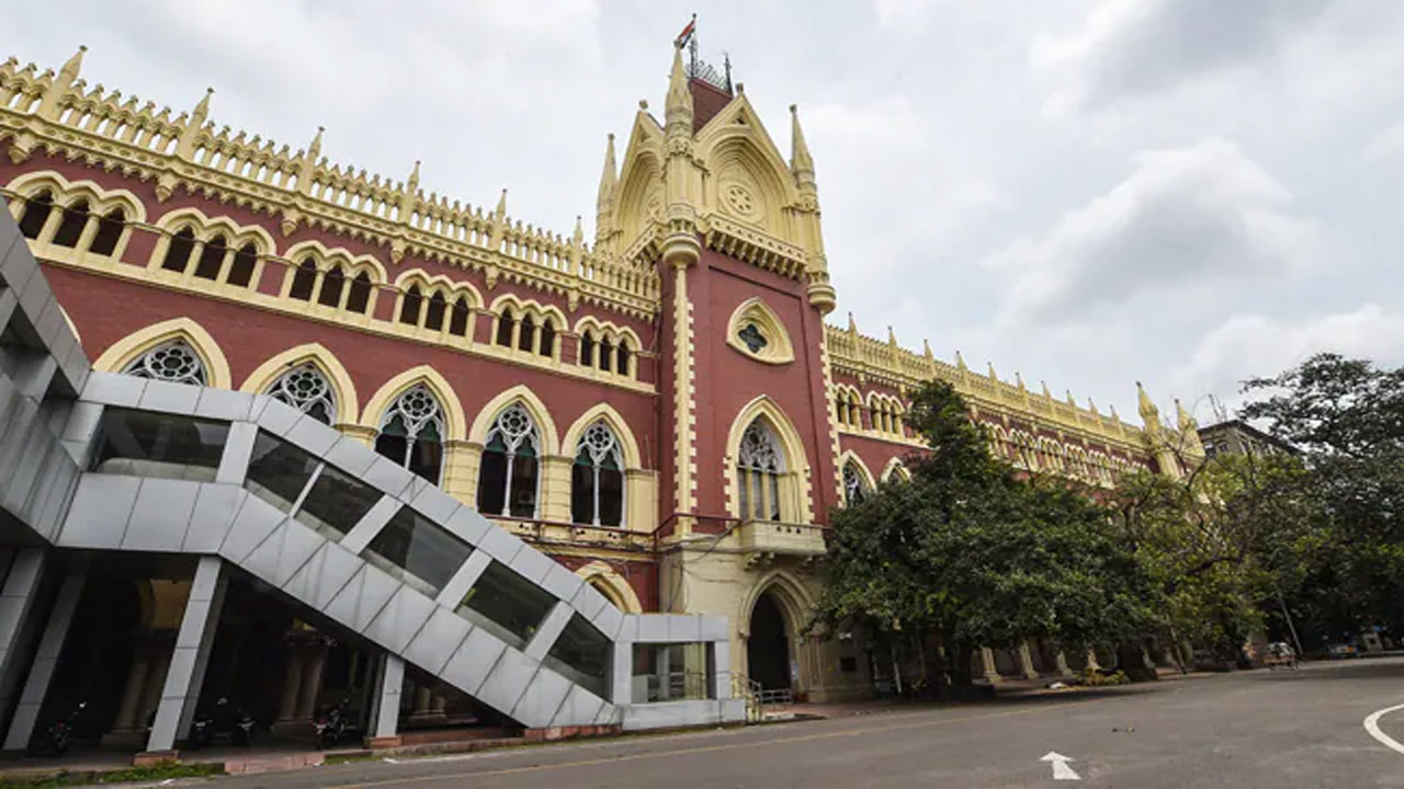 Bengal: 36,000 మంది బెంగాల్ ఉపాధ్యాయుల ఉద్యోగాల రద్దు