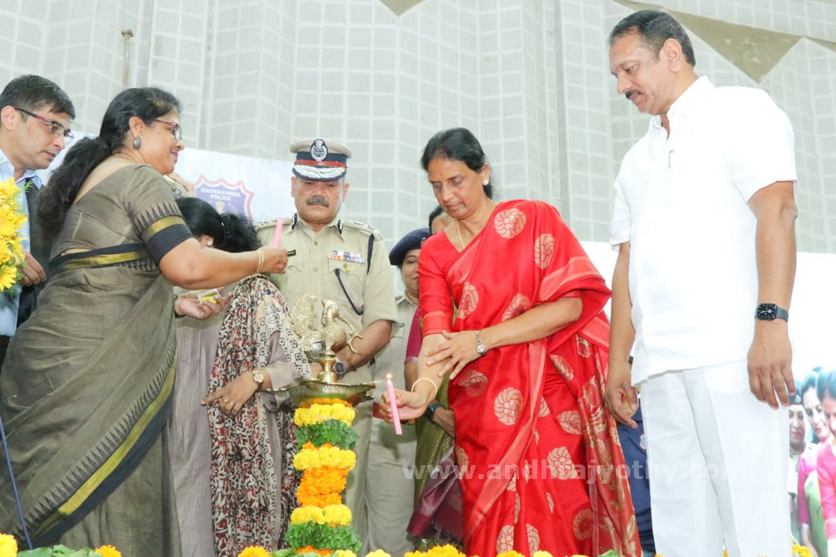 సైబర్‌ క్రైమ్‌పై మహిళలకు అవగాహన అవసరం