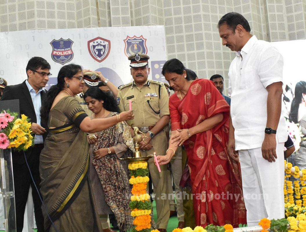 సైబర్‌ క్రైమ్‌పై మహిళలకు అవగాహన అవసరం