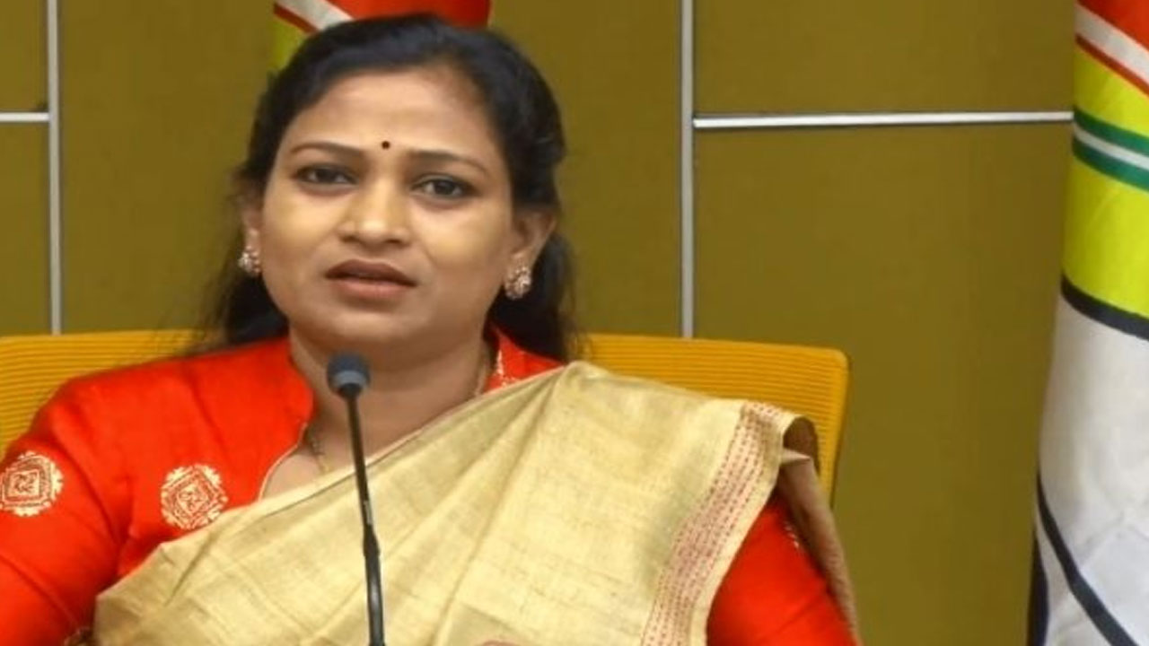 Anitha: అసభ్యకర పోస్టింగ్స్‌ పెట్టే రవీంద్రారెడ్డిపై చర్యలు తీసుకోవాలి