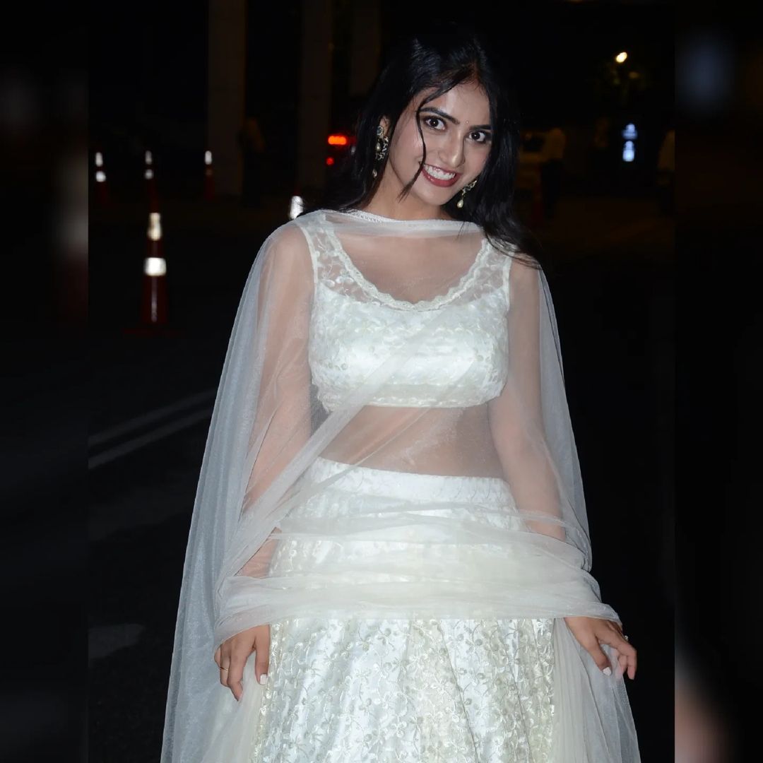 Ananya Nagalla: వికసించిన తామర పువ్వులా అనన్య నాగళ్ల.. ఫొటోలు వైరల్..!