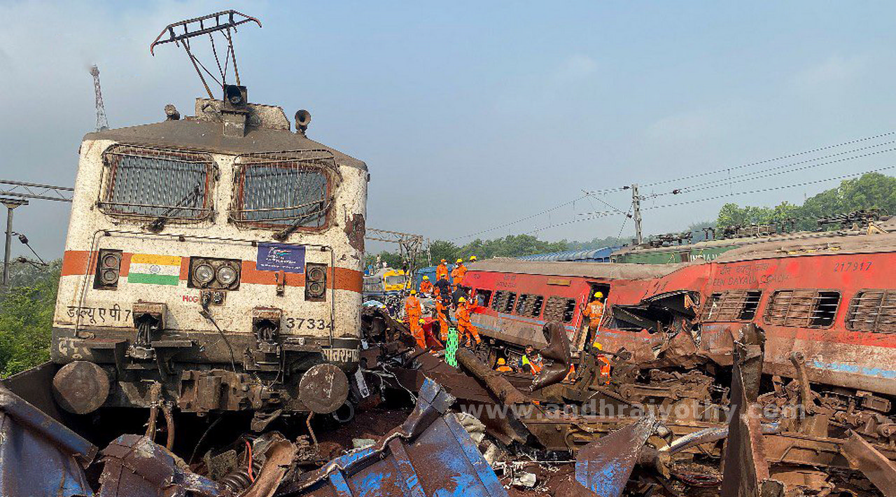 280కు చేరిన మృతులు