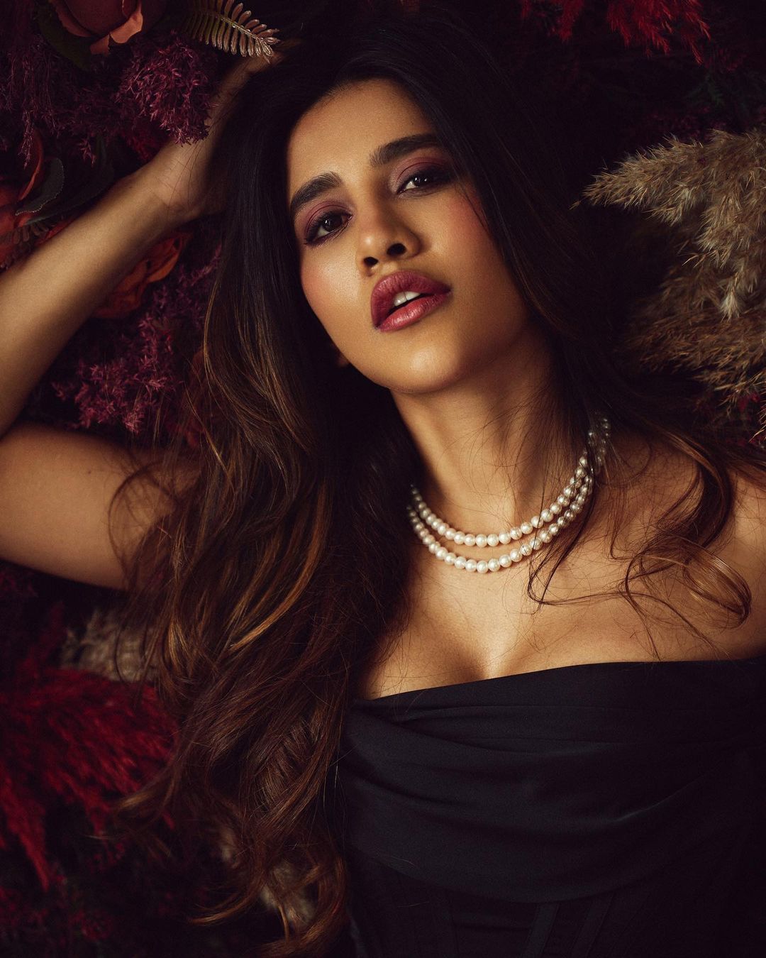 Nabha Natesh: గ్లామర్‌ గేట్లు ఎత్తేసిన ఇస్మార్ట్ బ్యూటీ.. ఫొటోలు వైరల్..!