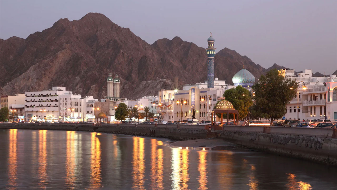 Oman: వారం రోజుల్లో 245 మంది ప్రవాసులను దేశం నుంచి వెళ్లగొట్టిన ఒమాన్.. కారణమిదే..!