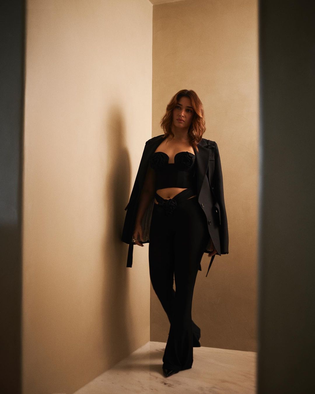 Tamannaah Bhatia: బ్లాక్ డ్రెస్సులో మిల్కీ బ్యూటీ అందాలు.. ఇలా ఎప్పుడు చూసి ఉండరు!