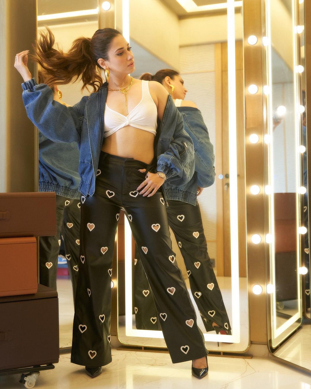 Tamannaah Bhatia: మిల్క్ బ్యూటీ లేటెస్ట్ గ్లామర్ ఫొటోలు చూసి.. వామ్మో అంటున్న‌ నెటిజ‌న్స్‌..!