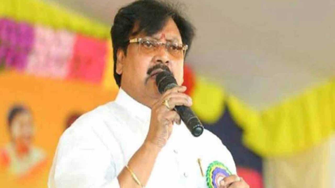 Varla Ramaiah: ఆ అదృష్టం వైఎస్సార్‌కు లేదు.. జగన్ రెడ్డి మీ నాన్న ఆత్మ క్షోభస్తుంది 