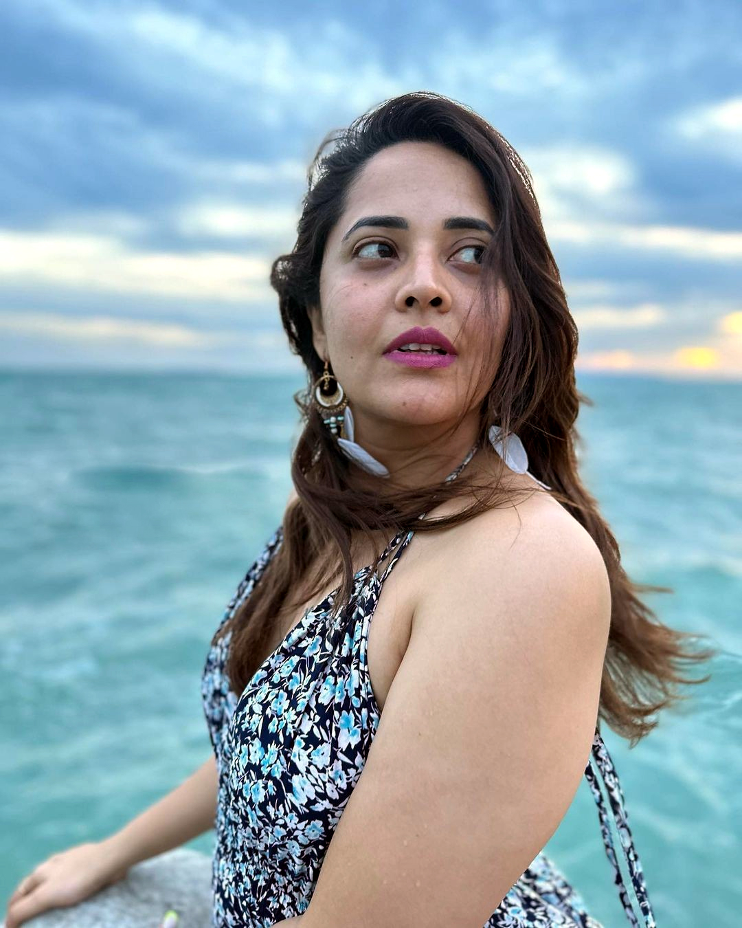 Anasuya: తాజా షేర్ చేసిన బీచ్ ఫొటోలు చూస్తే.. బాబోయ్ ఏంటి మరీ ఈ అరాచకం..!  