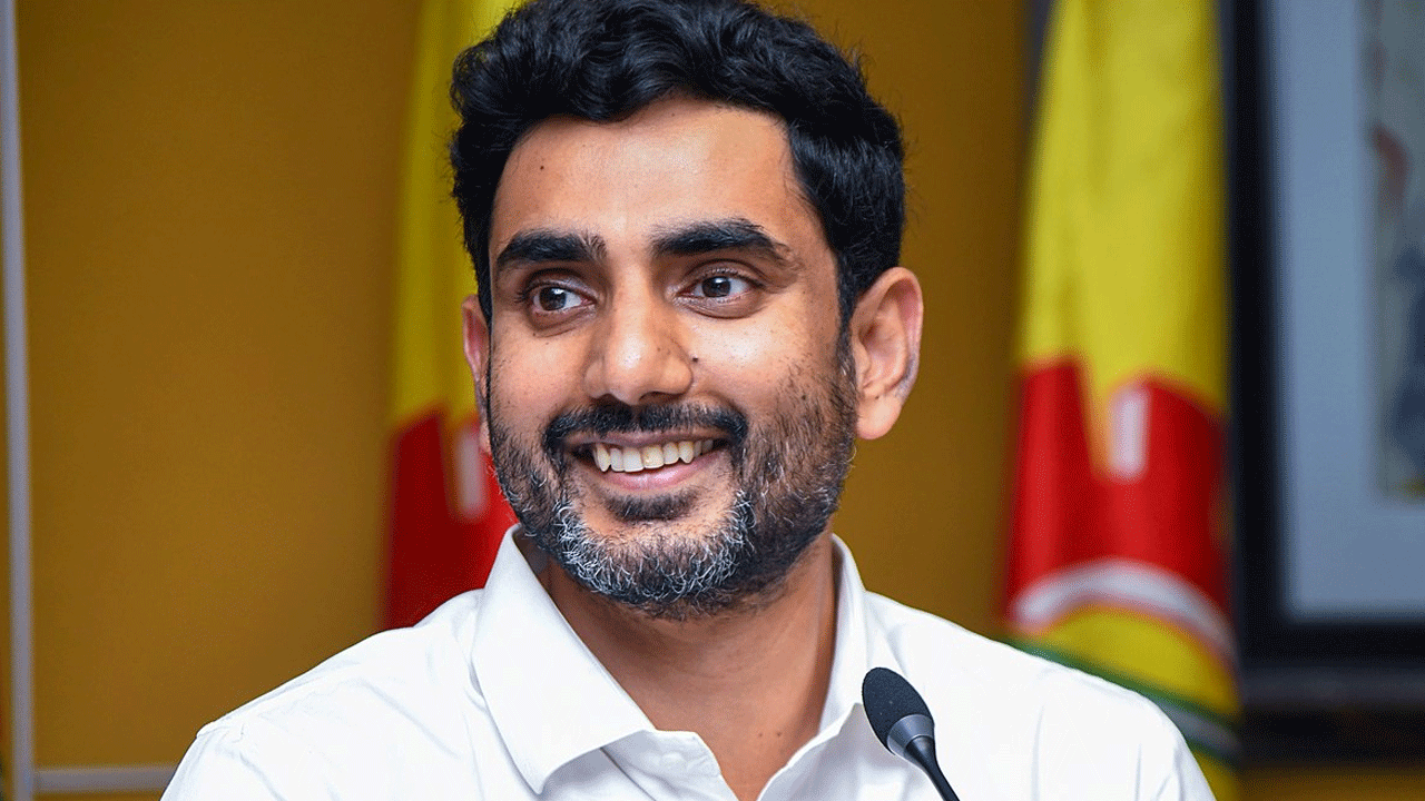 Nara Lokesh: వైసీపీ ఫేక్ ప్రచారంపై లోకేశ్ న్యాయ‌పోరాటం.. రెండు రోజులు పాదయాత్రకు బ్రేక్