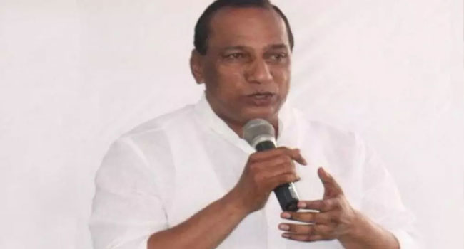 Minister Mallareddy : తూముకుంట ఆలయ భూముల వివాదంలో మంత్రి మల్లారెడ్డి