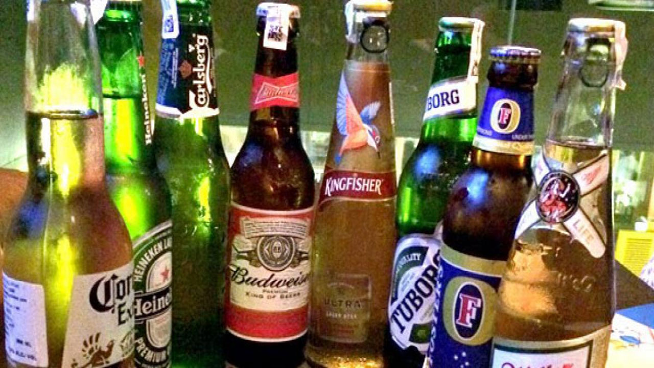 Beers: మద్యం ప్రియులకో గుడ్ న్యూస్.. రెండు బీర్లకు మరొకటి ఉచితం, మహిళలకు మద్యం ఫ్రీ..