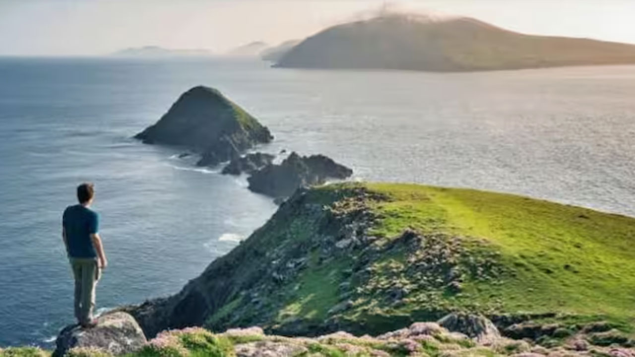 Bumper Offer: ఇలాంటి ఆఫర్‌ను ఎప్పుడూ విని ఉండరు.. అక్కడ నివసిస్తామంటే చాలు.. ఏకంగా రూ.70 లక్షలు ఇస్తారట..! 