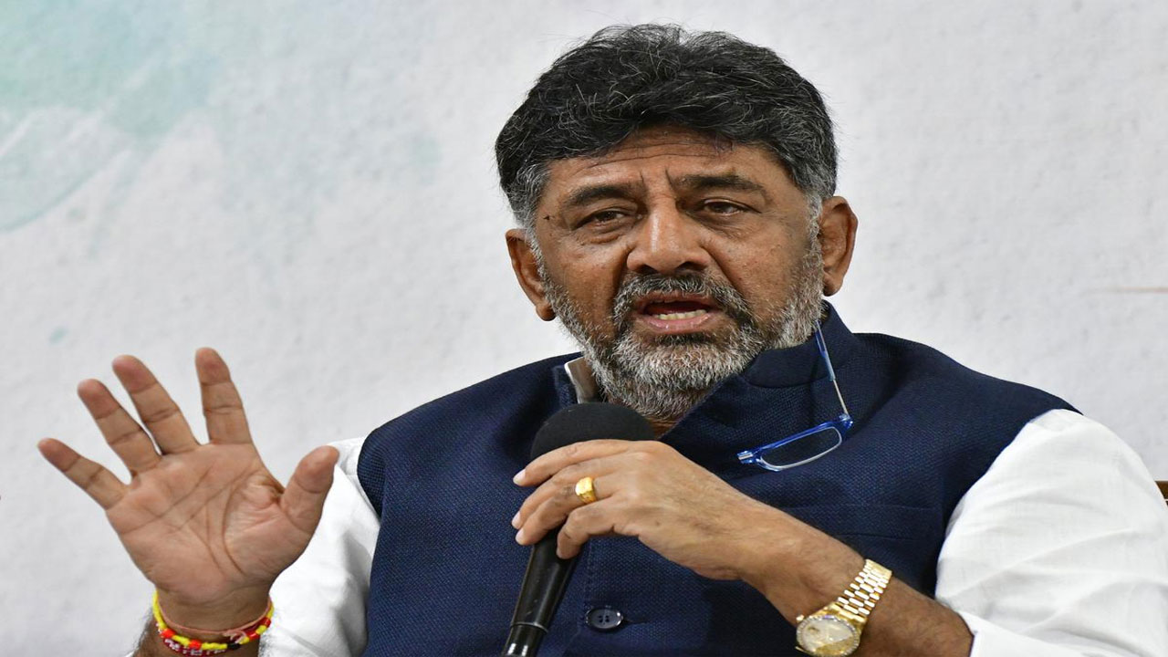 DK Shivakumar: డీసీఎం శివకుమార్‌ సంచలన వ్యాఖ్యలు.. నేనైతే వెనకడుగు వేసేవాణ్ణి కాదు 