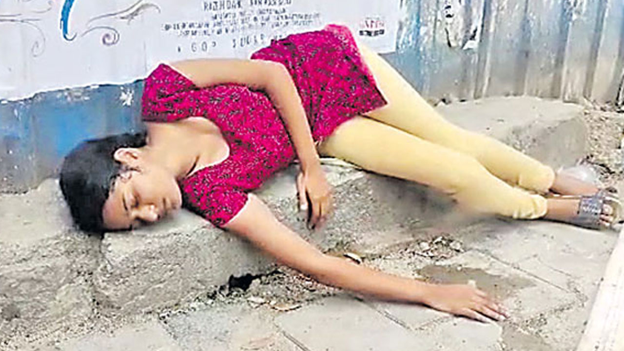 Durgam Chinnayya Victim: మళ్లీ ఆస్పత్రిలో చేరిన దుర్గం చిన్నయ్య బాధితురాలు