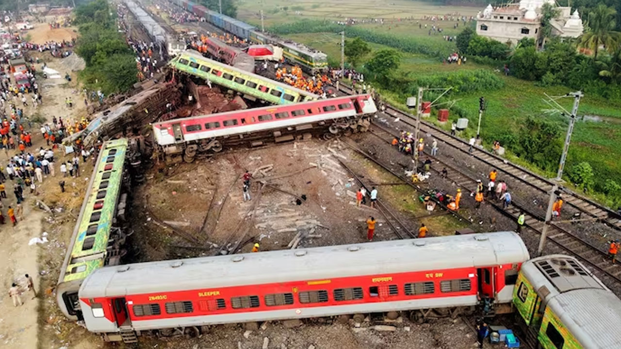 Train Accidents : లక్షలాది మందిని బలిగొంటున్న రైలు ప్రమాదాలు