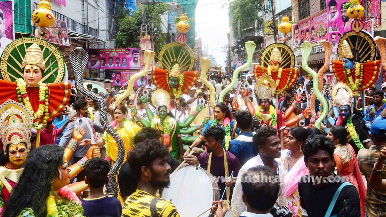 ఆలస్యమైనా త్వరలో భారీ వర్షాలు 
