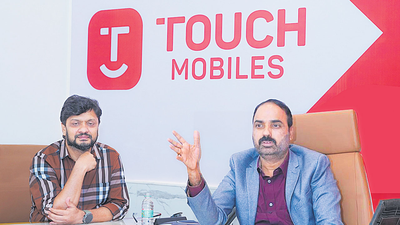 సెల్కాన్ కోసం మొబైల్లను తాకండి