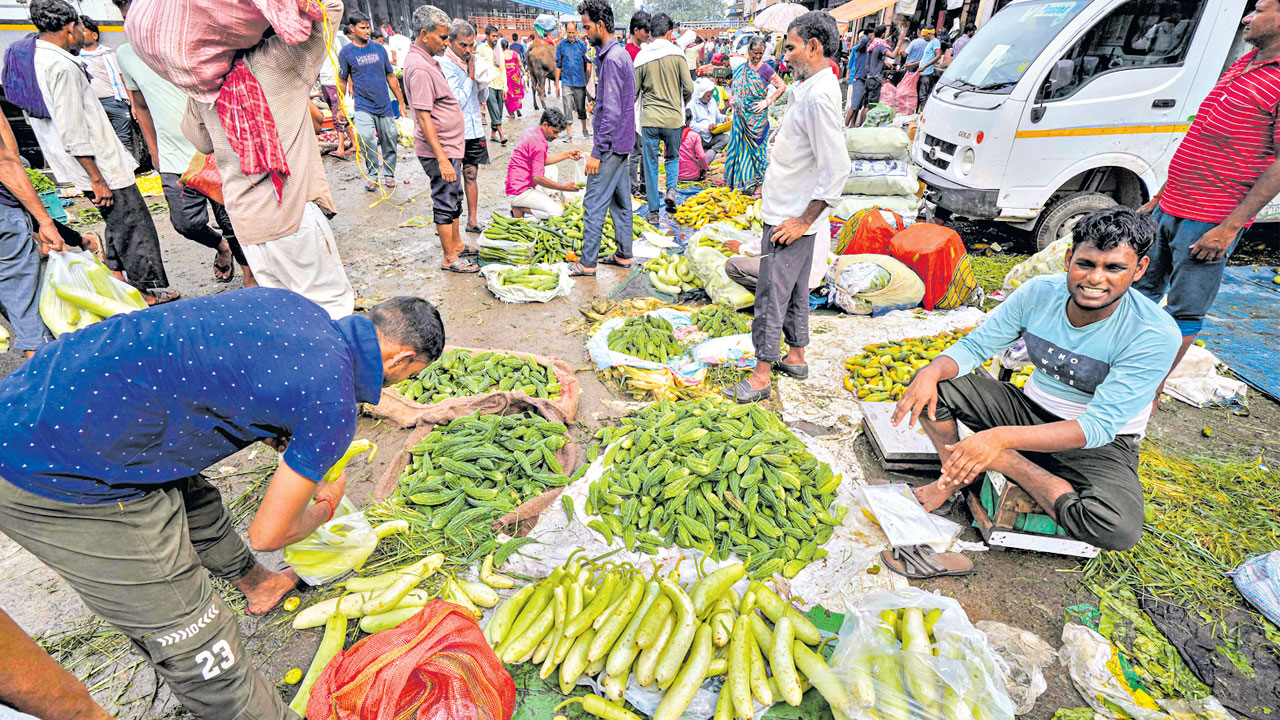 ఆహార పదార్థాల ధరలు మళ్లీ పెరుగుతున్నాయి
