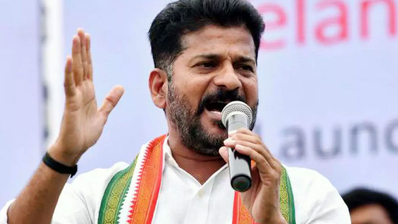 Revanth Reddy: హరీష్ రావు ఒక్కరే వైఎస్‌ను కలిశారు.. టీఆర్ఎస్‌ను ఎప్పుడో అంటూ.. 