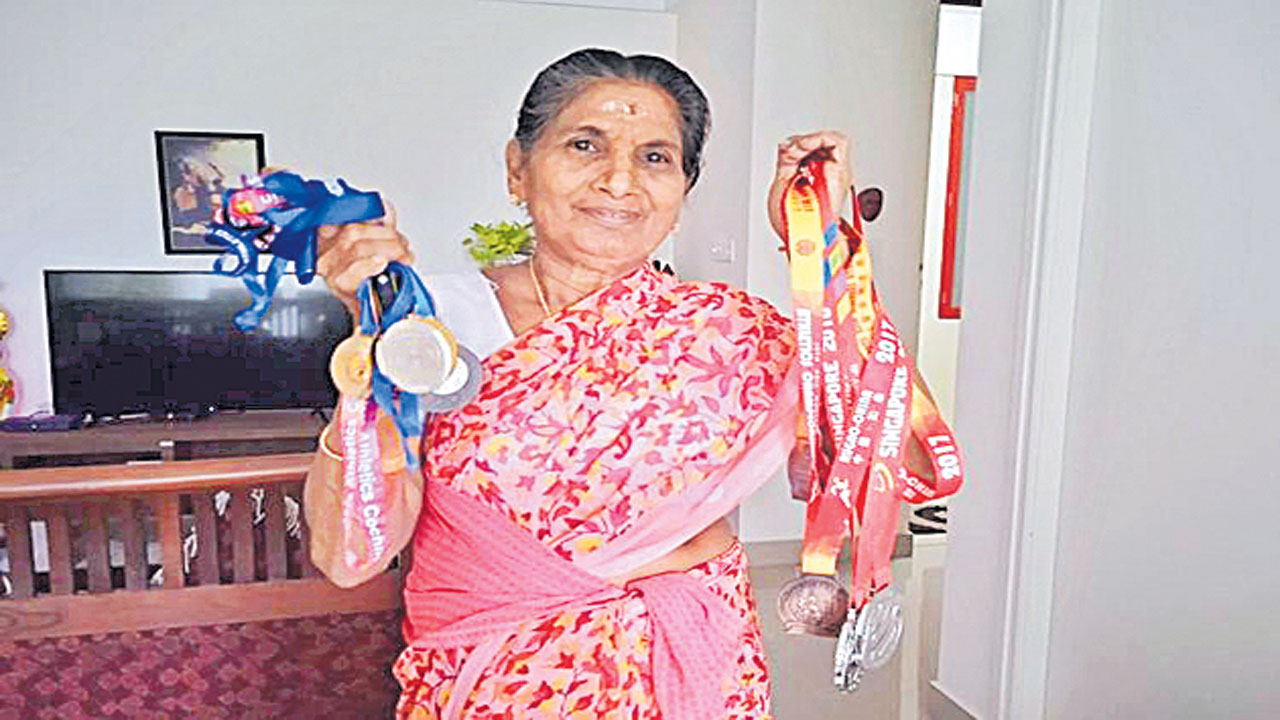 Vasanthi Vijayan : వెటరన్‌ ఛాంపియన్‌ | Vasanthi Vijayan Race Track