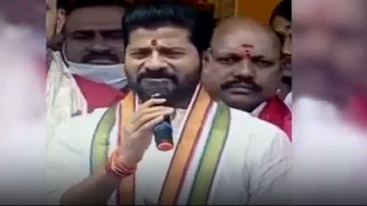 Hyderabad: రేవంత్ రెడ్డిని సత్కరించిన లాల్‌దర్వాజా ఆలయ కమిటీ