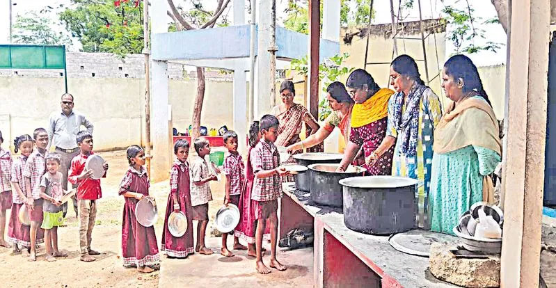 Education: శెభాష్.. టీచర్స్! విద్యార్థుల కోసం ఏం చేశారంటే..! 