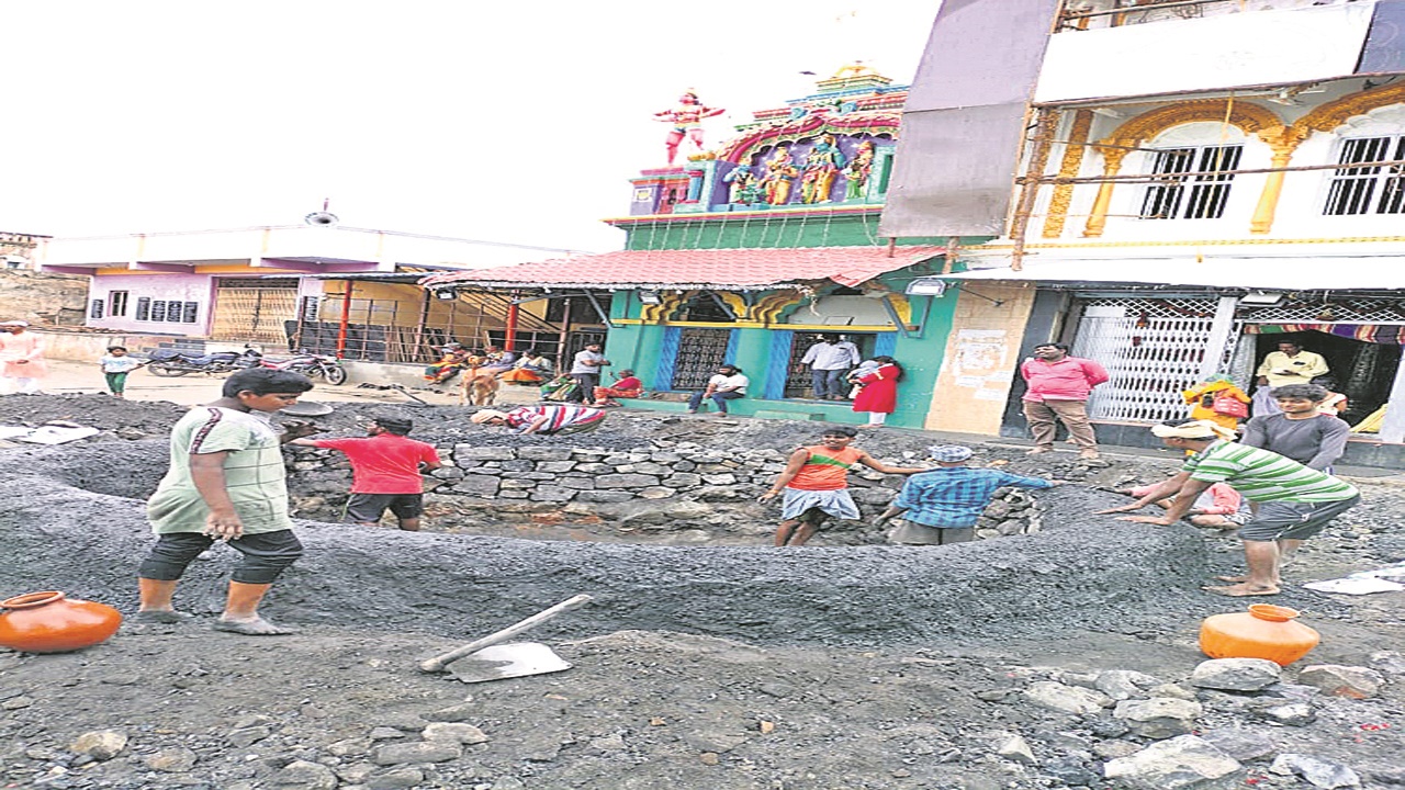 గూగూడులో అగ్ని గుండం ఏర్పాటు