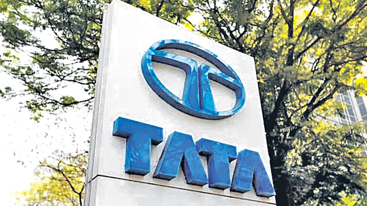 బ్రిటన్లోని టాటా గిగా ఫ్యాక్టరీ