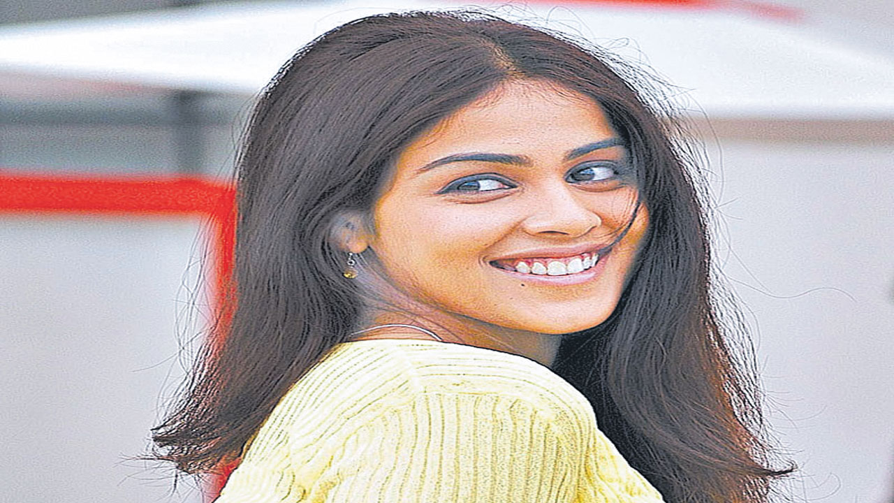  Actress Genelia : పిల్లలతో కలసి చూడలేకపోతున్నాం