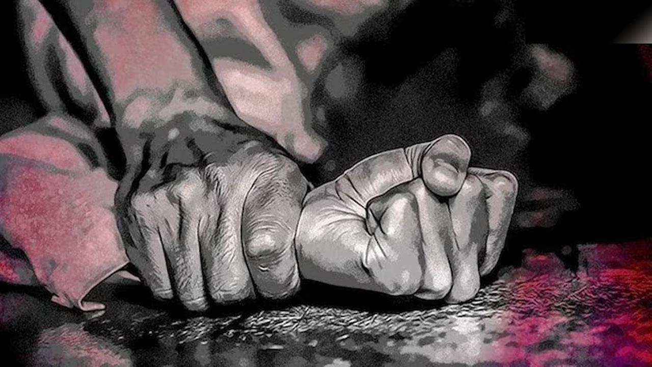 గ్యాంగ్ రేప్ : నగ్నంగా పరేడ్.. గ్యాంగ్ రేప్.. హత్య..!