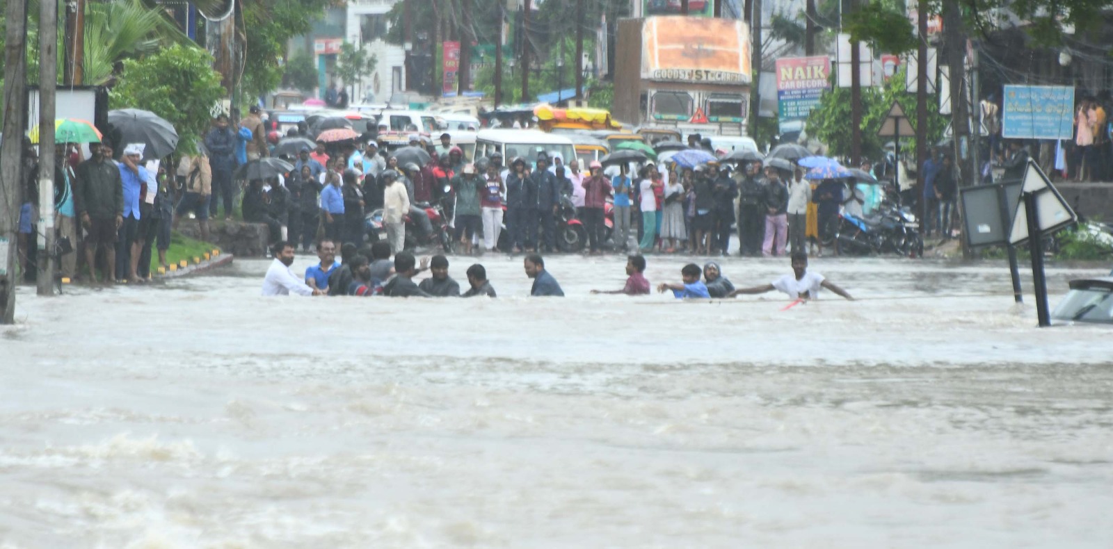 వరంగల్ లో జలమయం...