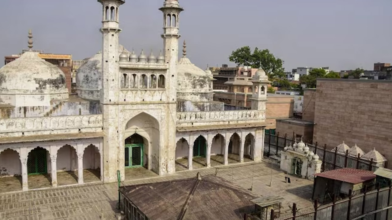 Gyanavapi Mosque case: జ్ఞానవాపి మసీదు కార్బన్ డేటింగ్‌కు వారణాసి కోర్టు అనుమతి