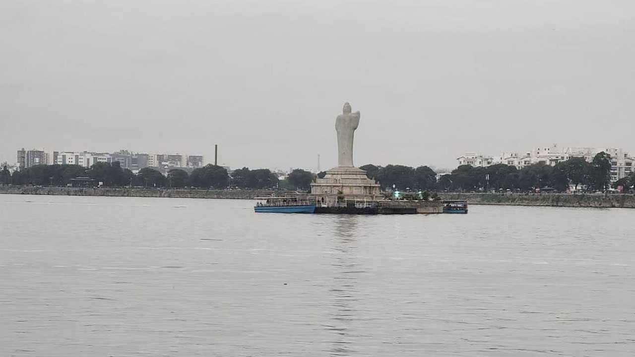 Hussainsagar: ఫుల్‌ట్యాంక్ లెవెల్ దాటేసింది.. నిండుకుండలా హుస్సేన్‌సాగర్